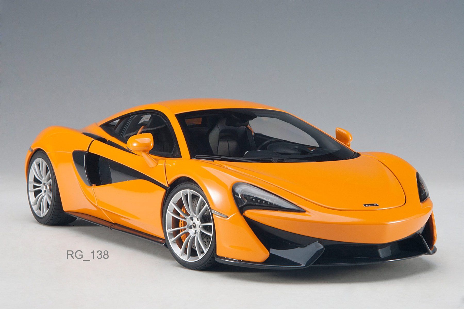 Autoart Modellautos: MCLaren 570S 1:18 – Neu und originalverpackt aus Ulisbach von mironebraska 2