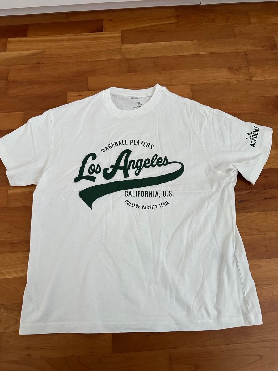 Bershka T-shirt: weisses Tshirt – Usato da Romanshorn venduto da ila_2nzf