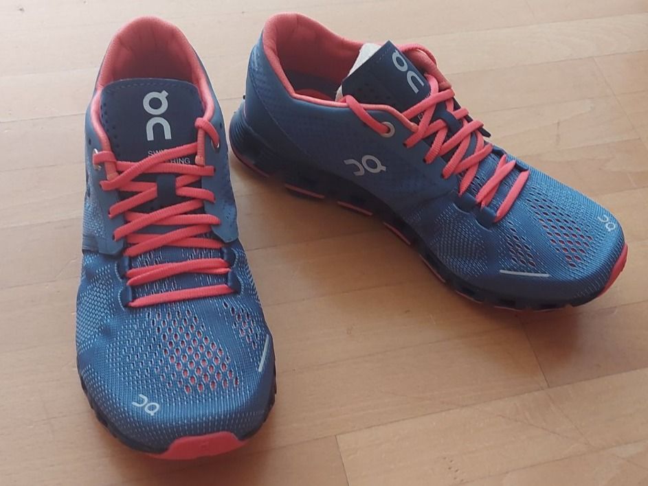 On Scarpe da donna: On Running Shoes Cloud X - Blue and Coral – Nuovo e nell'imballaggio originale da Baden venduto da bab_6cxc