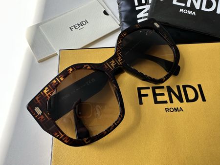 Fendi lunettes soleil utilisées 1x état super