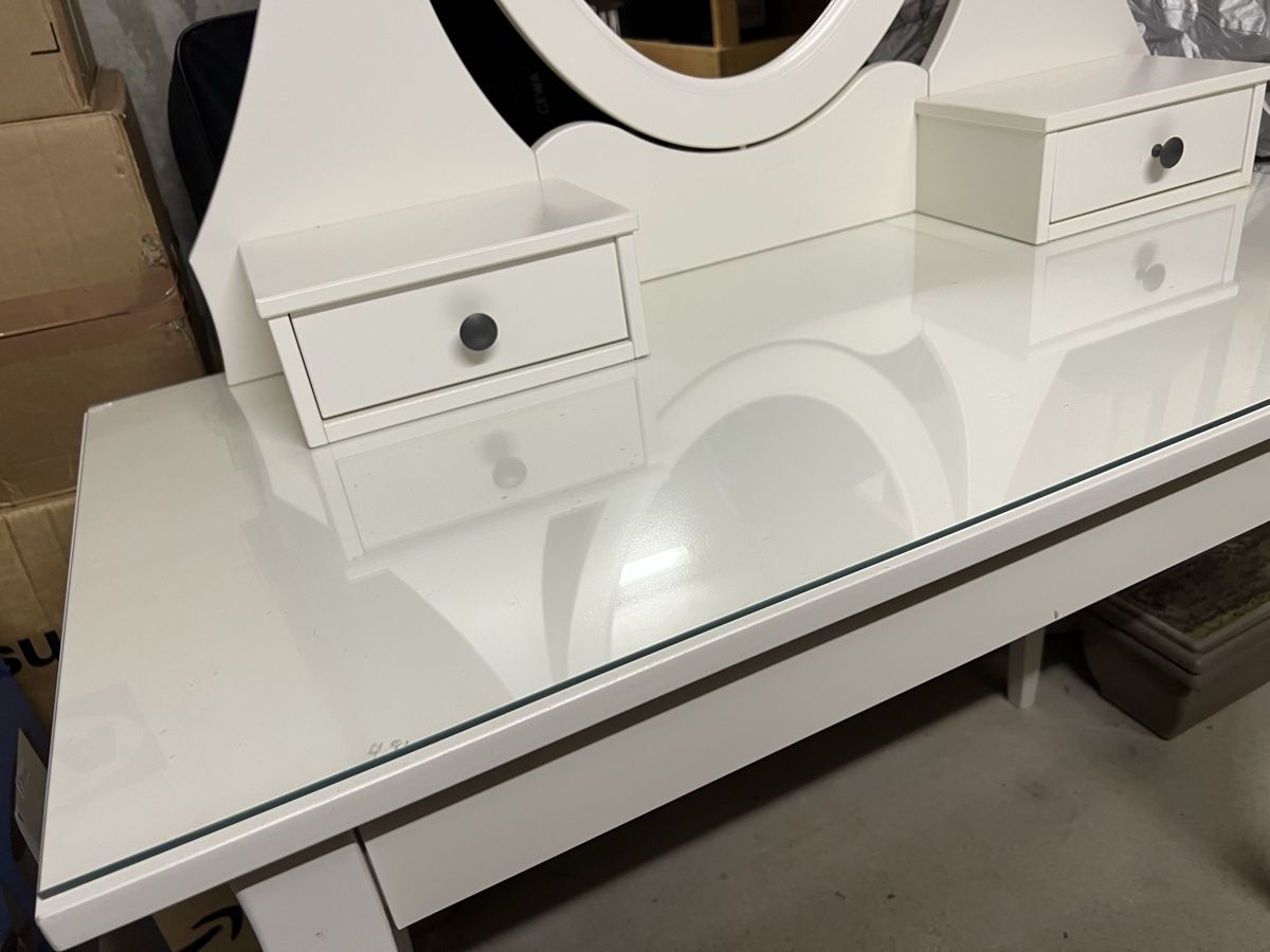 Ikea Schminktische: Schminktisch mit Spiegel, weiss tisch – Gebraucht aus Rafz von SaintCruz 4