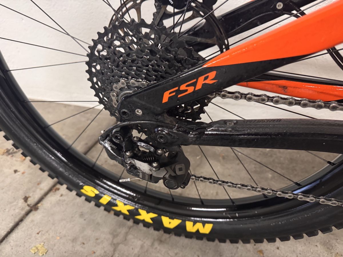 Specialized Velos: Specialized Turbo LEVO  – Gebraucht aus volketswil von A-E-Bikes 4