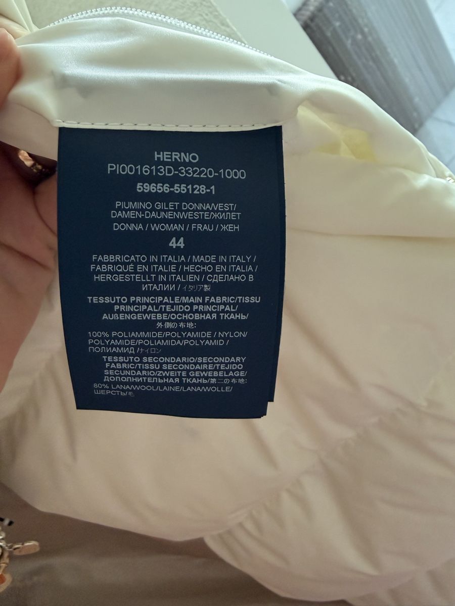 Herno Gilets: Herno Gilet Weiss Grösse 44 – D'occasion à Zürich par giu_f78m 5