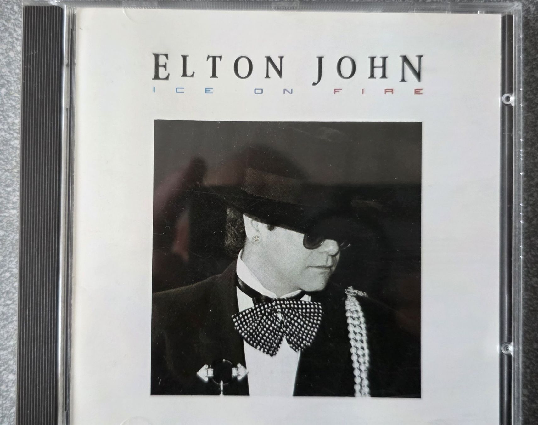 CD: Music CD - Elton John - Ice And Fire – Usato da Oetwil am See venduto da fineli2