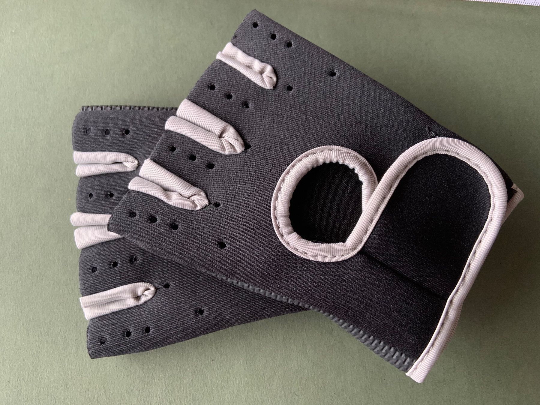 Guanti & manicotti: Velohandschuhe M oder L – Nuovo e nell'imballaggio originale da Laufen venduto da Bellebellezza 4