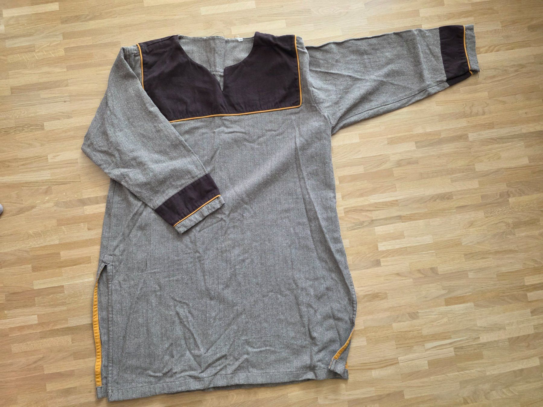 Altro in Moda uomo: Mittelalter Tunika – Usato da Kreuzlingen venduto da Turbothom81