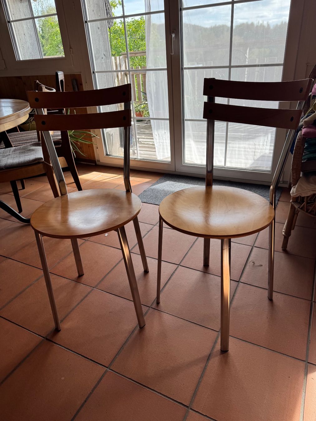 Chaises: Zwei Stühle Holz/Metall – D'occasion à Sternenberg par sylvia.beutler 2