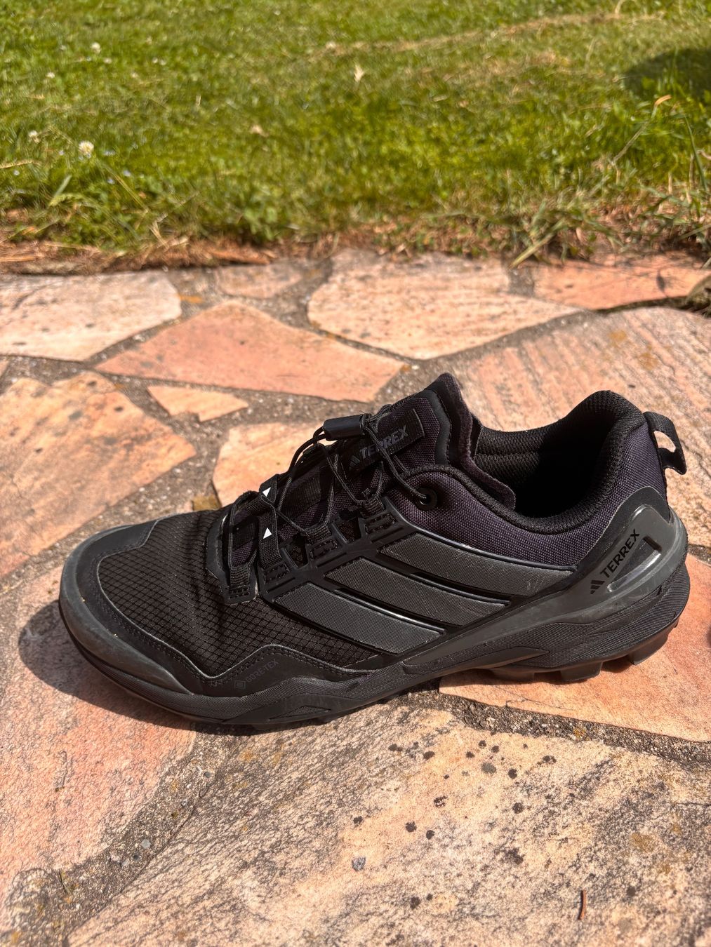Adidas Scarpe da uomo: Adidas Terrex Trekkingschuhe Grösse 44 gebraucht – Usato da Marbach LU venduto da Mckayla4 1