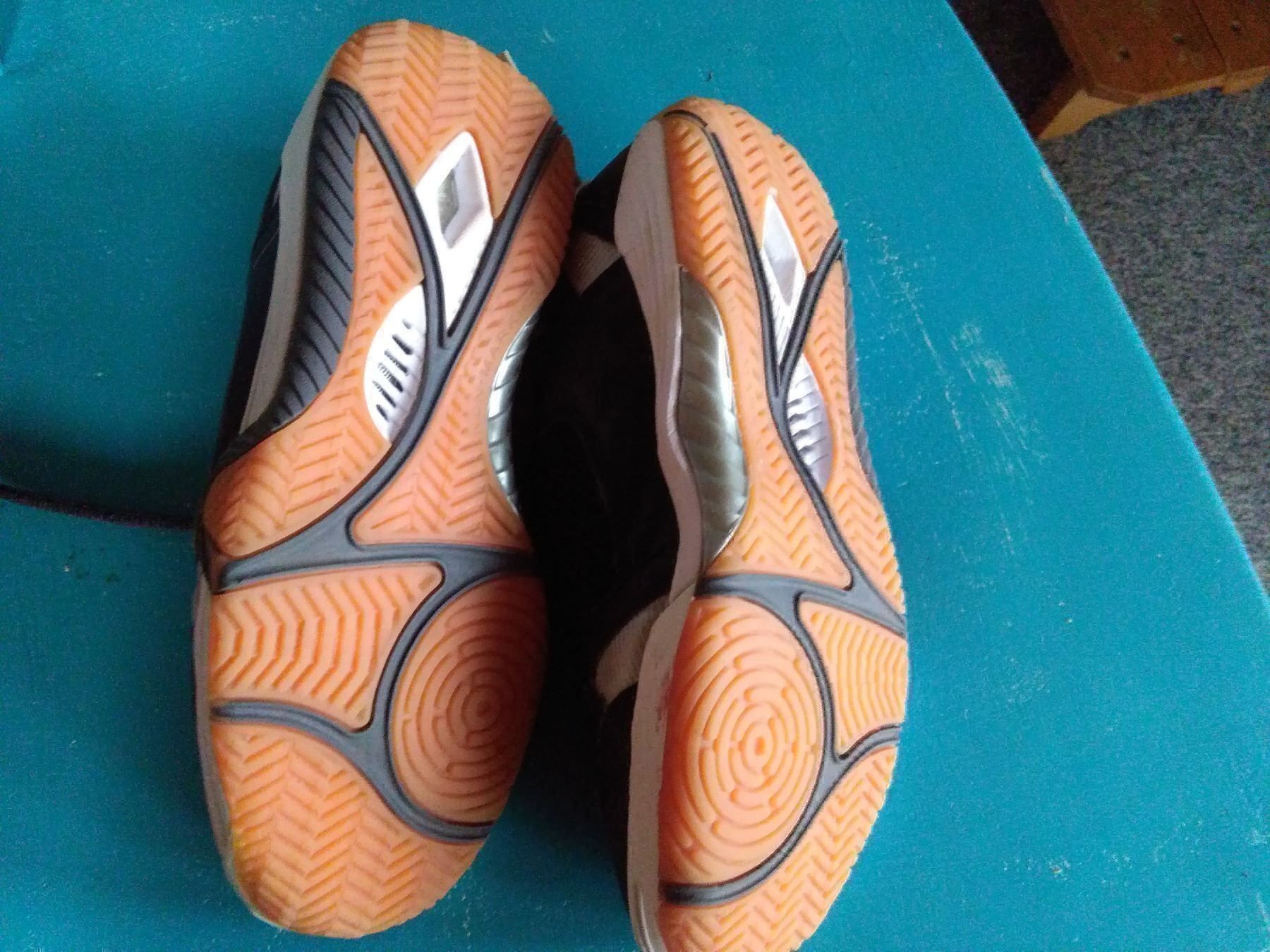 Scarpe per ragazze: Sportschuhe – Usato da wolfertswil venduto da februartag 2