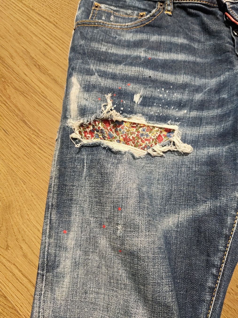 Dsquared2 Jeans: Dsquared2 Jeans Gr. 46 Top! – Usato da Seon venduto da chf_g29b 1