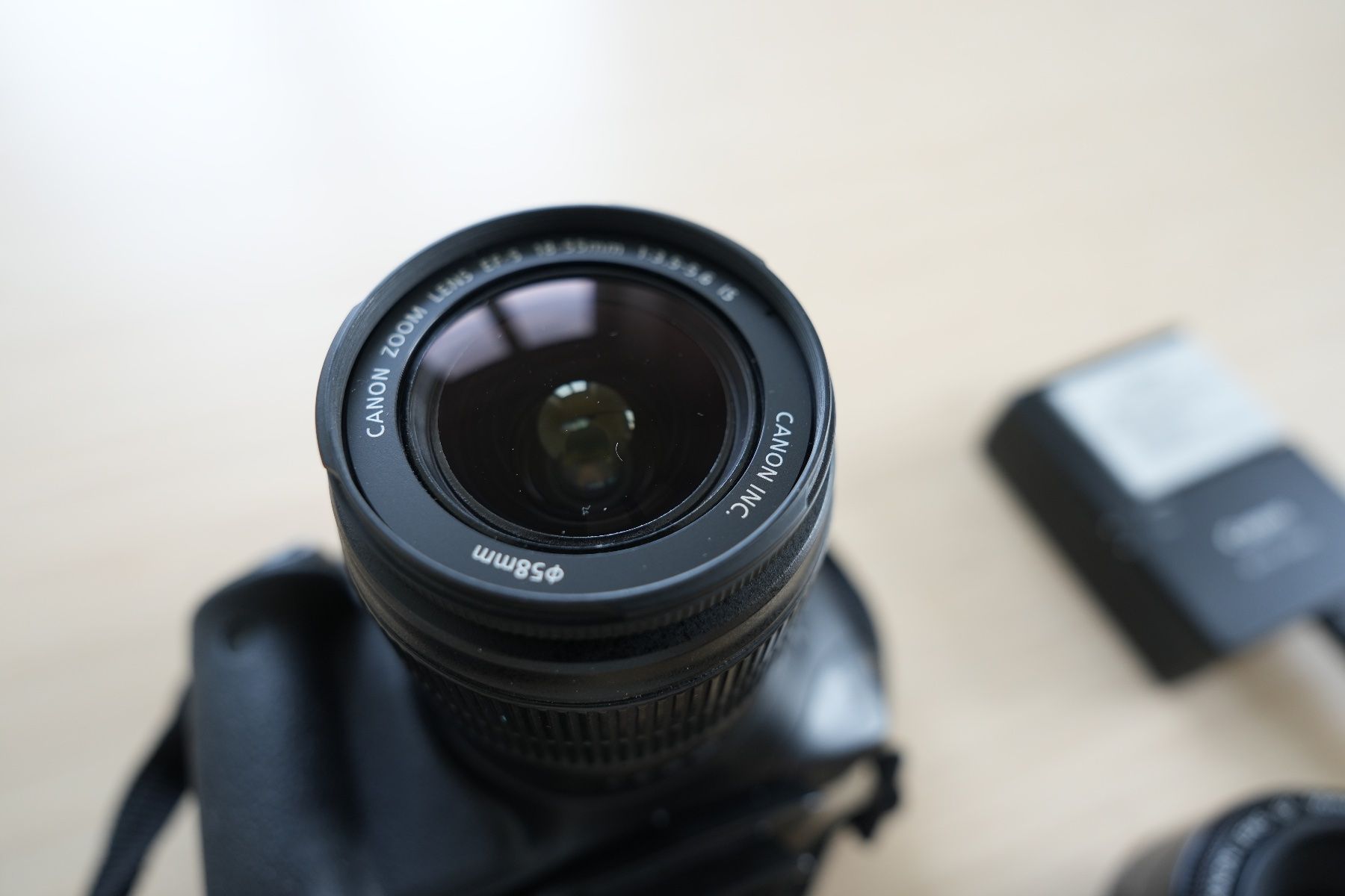 Canon Fotocamera: Canon EOS 550D DSLR Bundle mit viel Zubehör – Usato da Horgen venduto da sim_m5pj 1