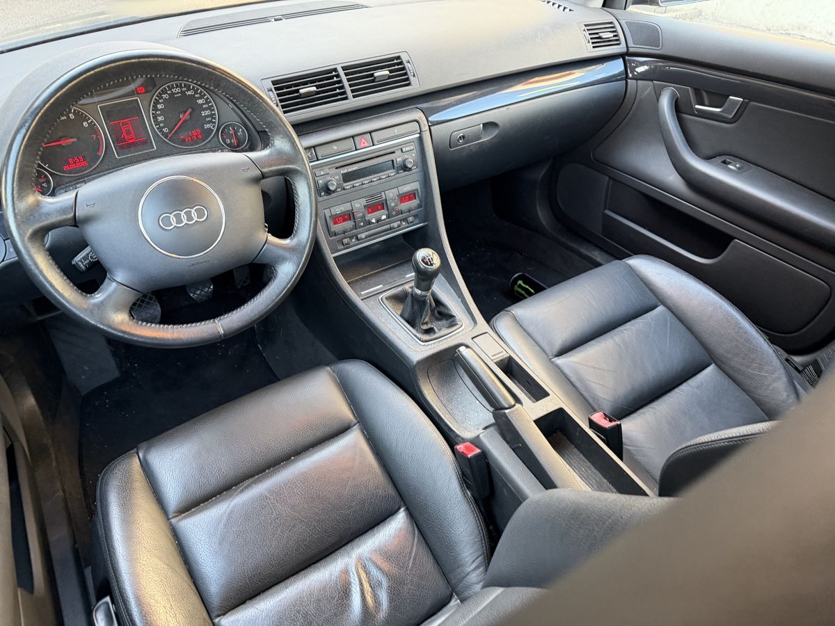 Audi Automobili: Audi A4 2.0 Benzin – Usato da Oberönz venduto da Xyz90 7