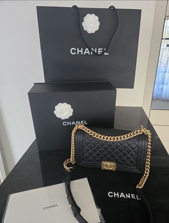 Neue Chanel Boy Medium mit Rechnung