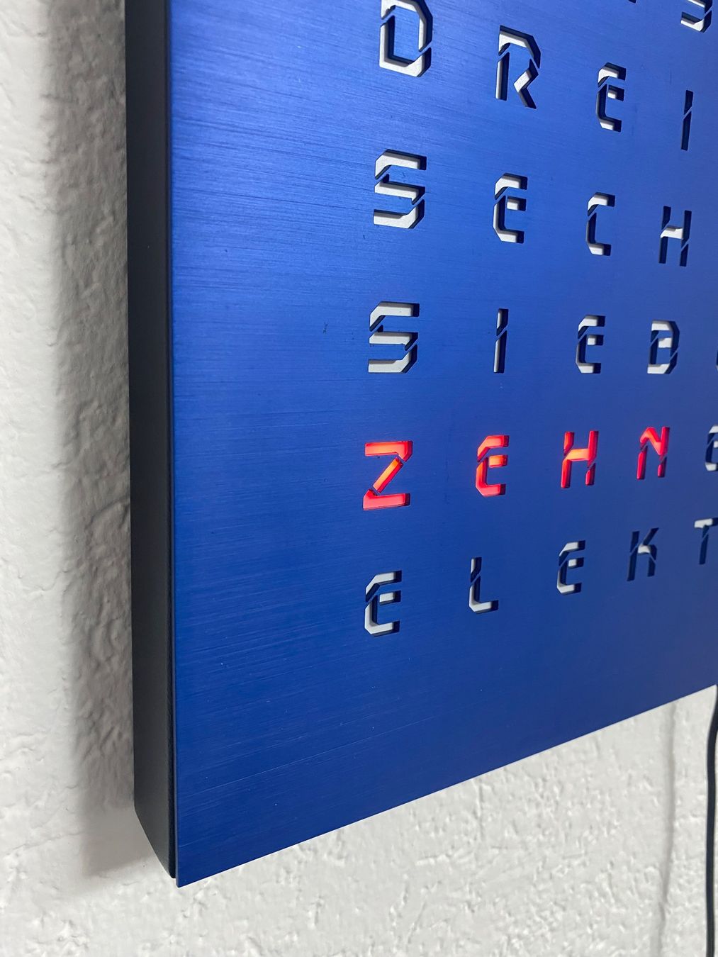 Qlocktwo Uhren: Wanduhr Qlocktwo Eigenbau – Neu (gemäss Beschreibung) aus Biel/Bienne von Zerim 3