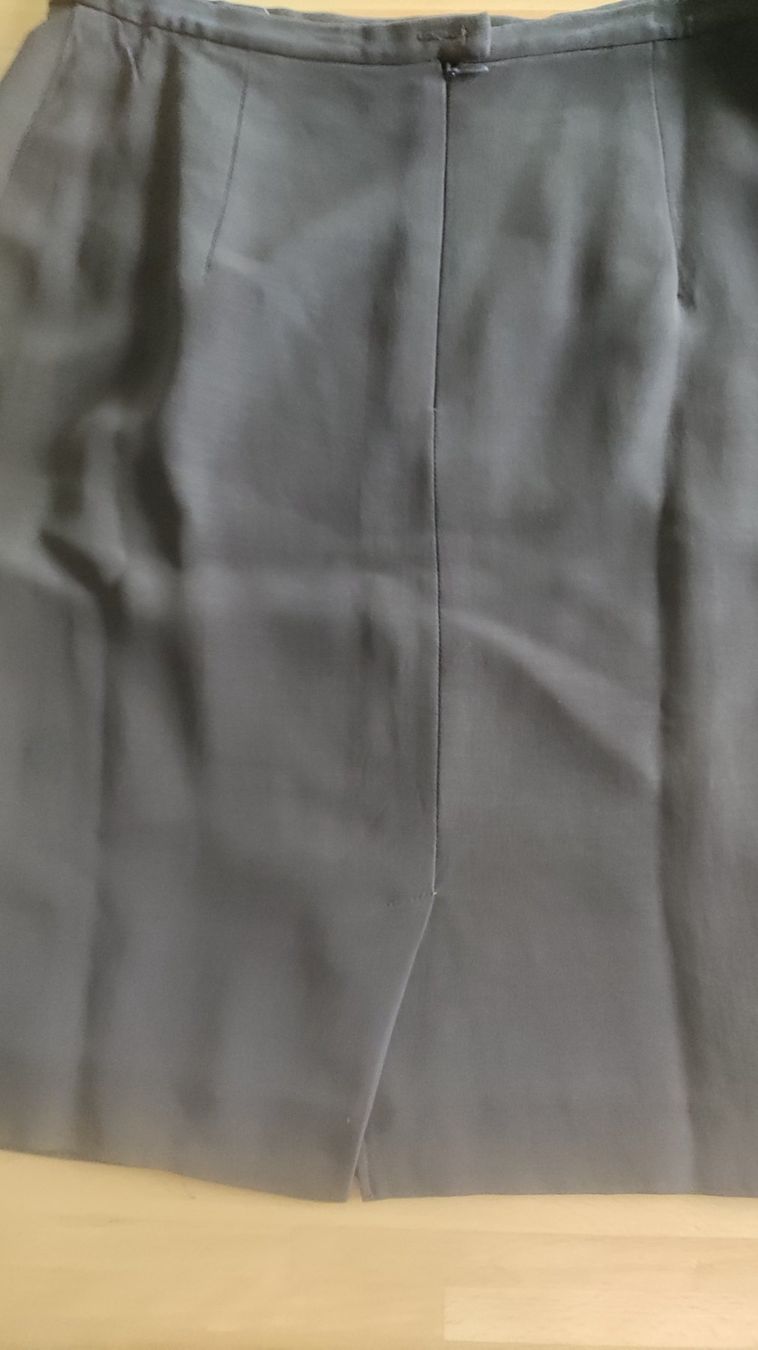 Max Mara Röcke: Jupe tailleur Max Mara marron taille 42 – Gebraucht aus Orbe von ecilea 1