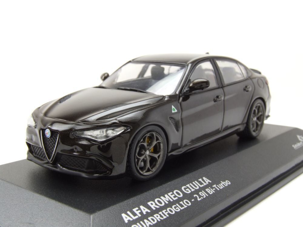 Alfa Romeo Modellini d'auto: Alfa Romeo Giulia Quadrifoglio – Nuovo e nell'imballaggio originale da Flawil venduto da Imperiosud 1