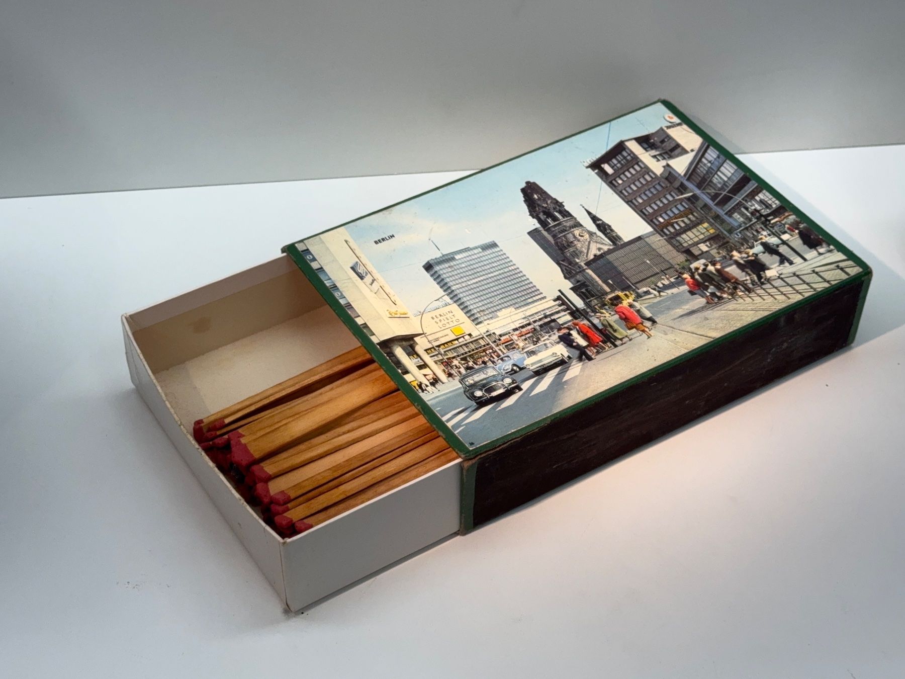Accendini: Berlin Streichhölzer Box, Vintage, – Usato da Lostorf venduto da Peschmi10 2