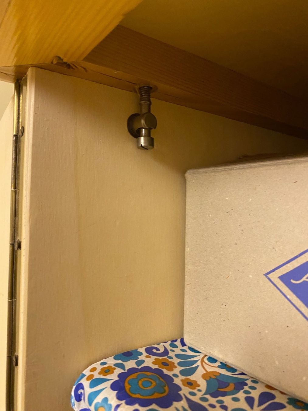Armadi: Kleiderschrank 1950er helles Holz – Usato da Muri b. Bern venduto da Chrigubern 2
