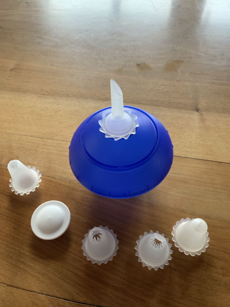 Elettrodomestici da cucina: Tupperware Spritzkugel mit Tüllen Set! – Usato da Bonaduz venduto da Schnueff0