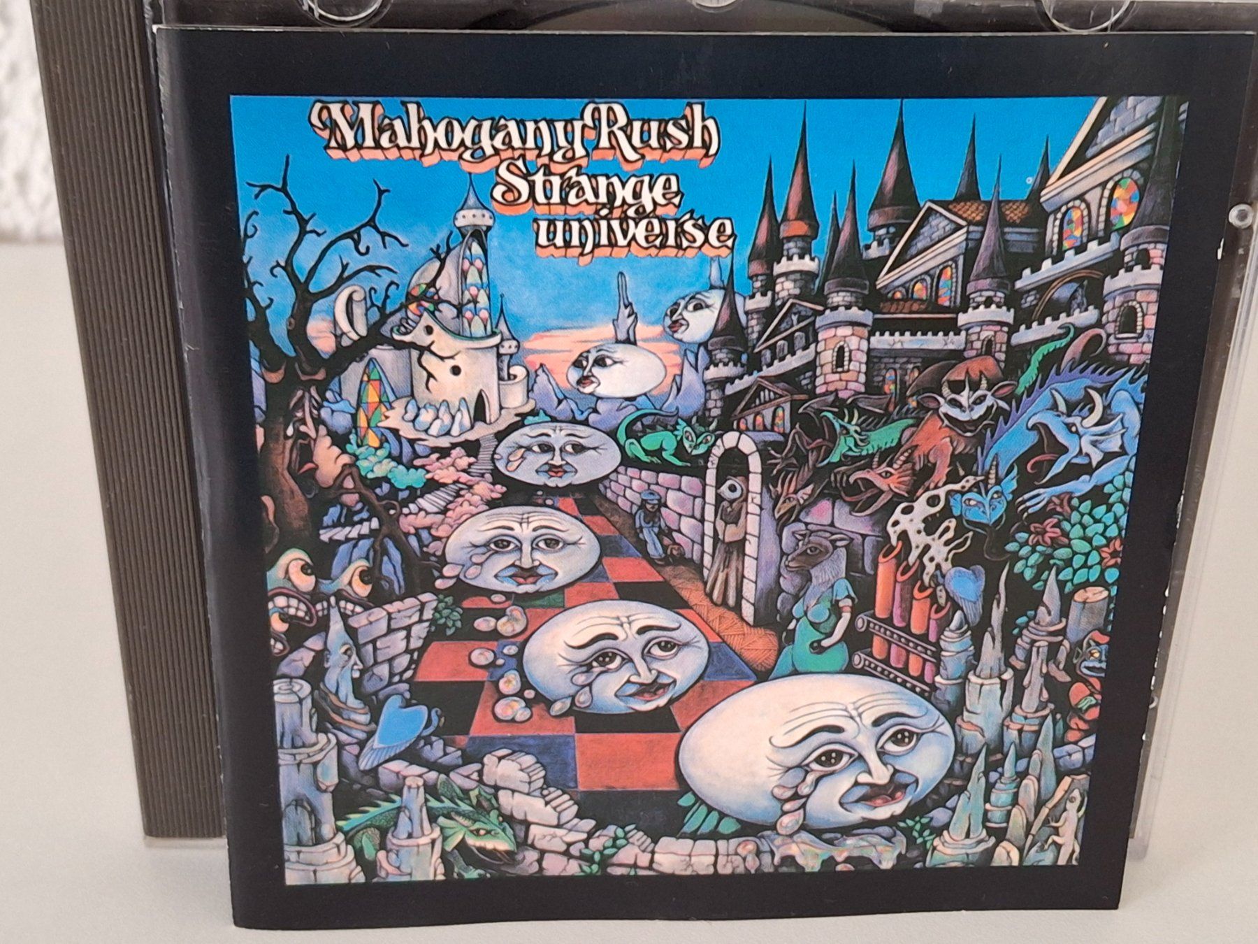 CD: CD Mahogany Rush - Strange Universe  /  Prog. Rock – Usato da Aarberg venduto da Jackup1