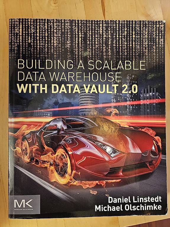 Libri: Datenbanken Buch Data Vault 2.0 – Usato da Basel venduto da and_gzk2