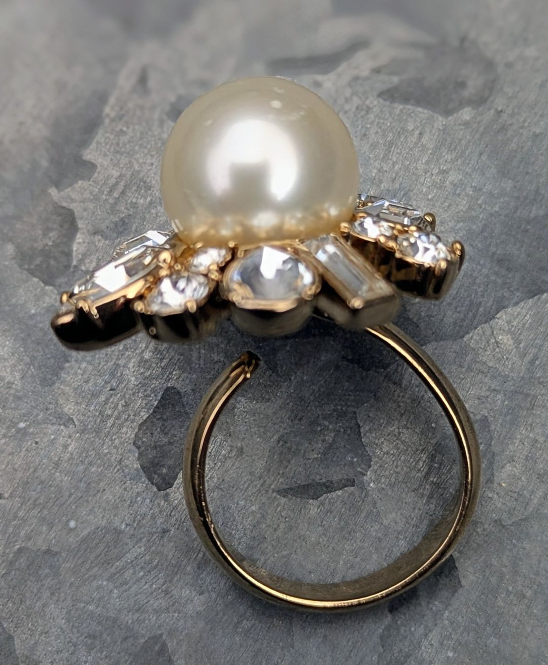 Anelli: Une bague ornée de fleurs chatoyantes – Usato da Genève venduto da qxx_8css 2