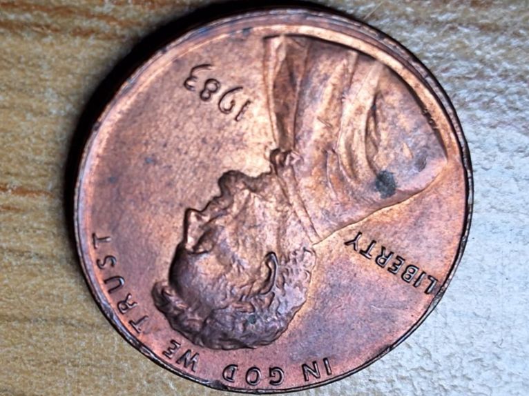 Tutti le monete: USA - 1 Cent 1983 - Abart, dezentriert! – Usato da Münchenstein venduto da purbach1 1