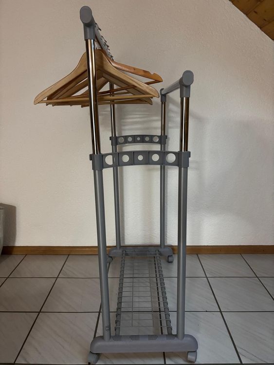 Kleiderständer 1