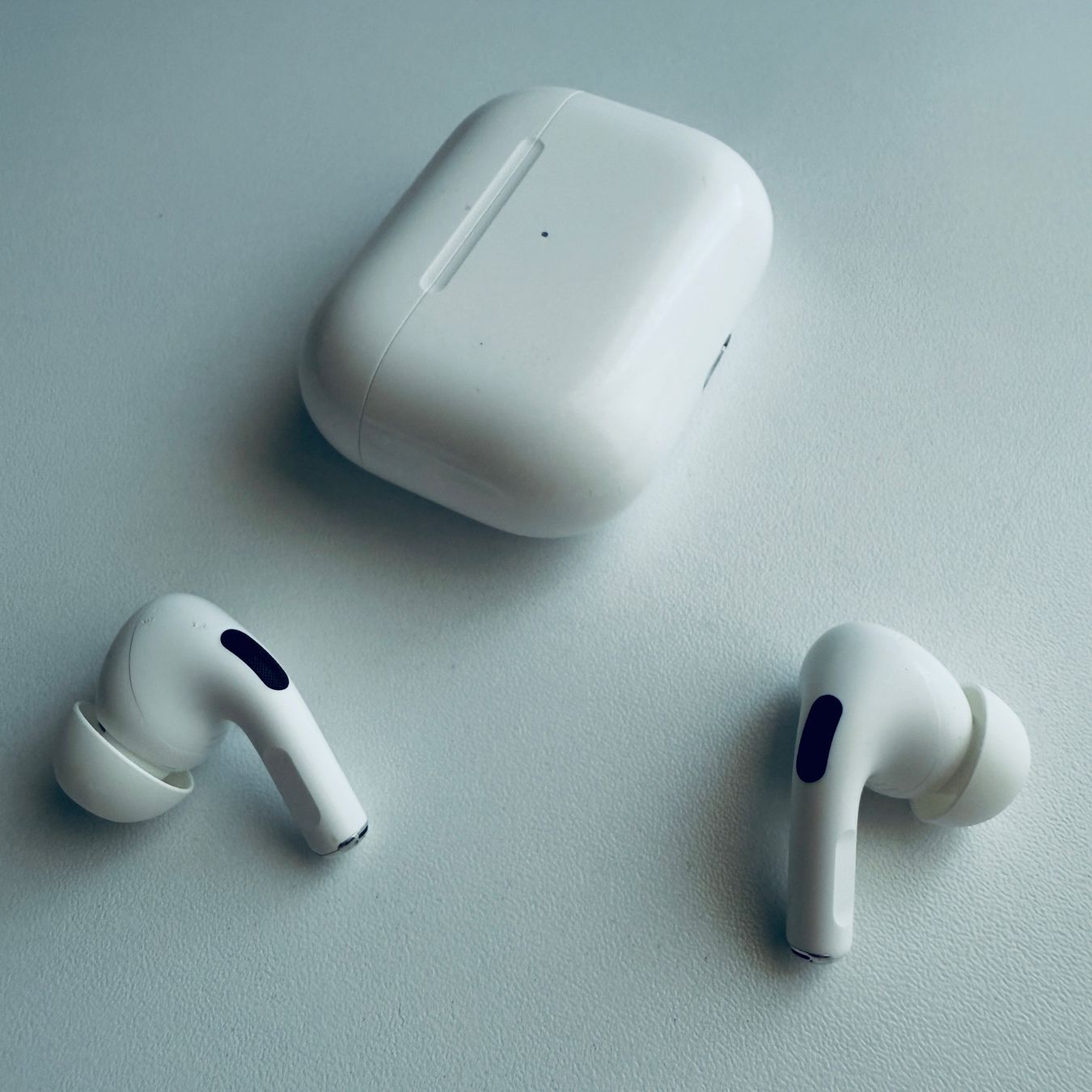 Apple Cuffie: Original Apple AirPods Pro 1 Gen. mit Wireless Case – Usato da Basel venduto da MY.AIRPODS.SHOP 5