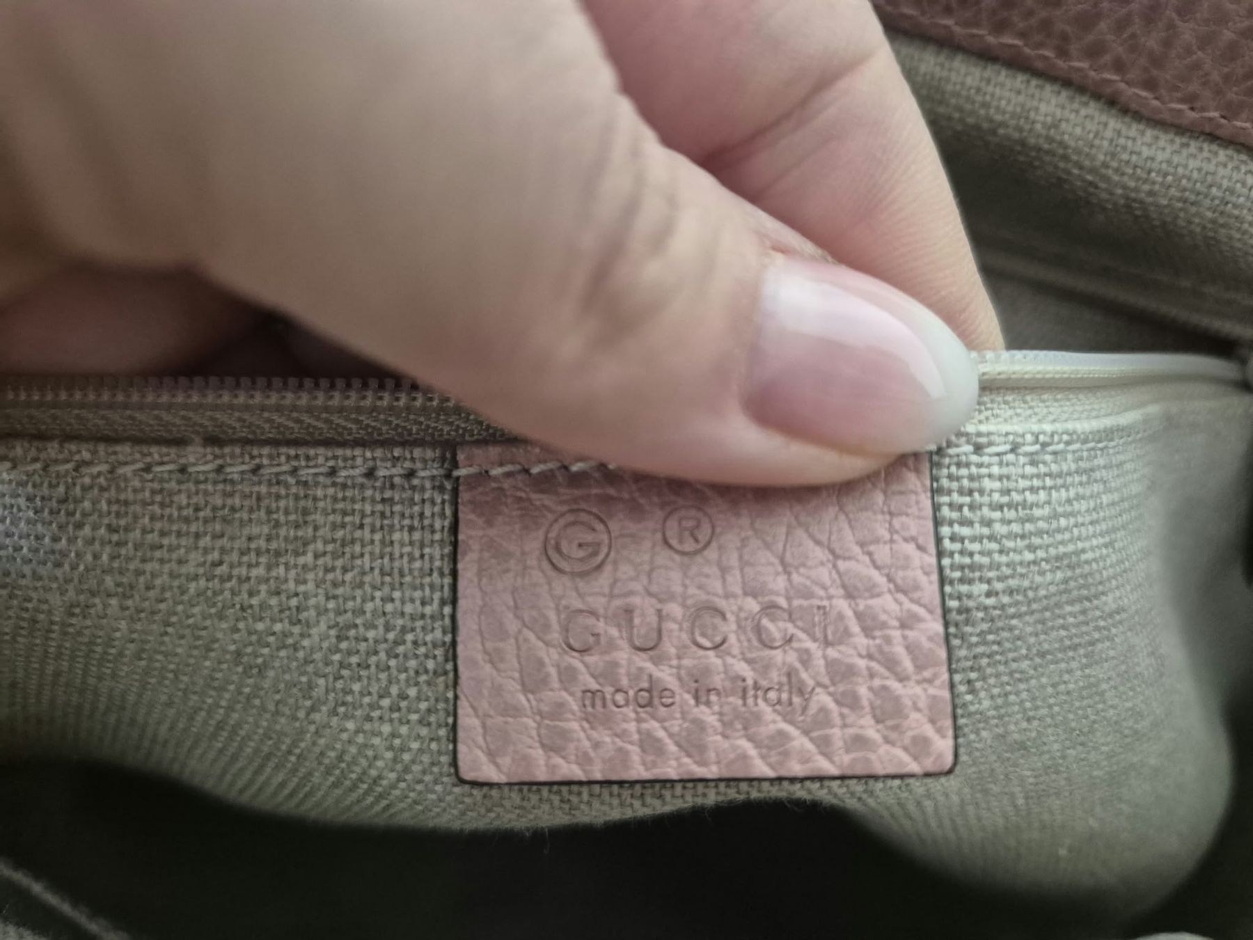 Gucci Lotti di vestiti: Gucci Herbstset - Tasche, Gurt, Schal. – Usato da Bottmingen venduto da Plemenito 6