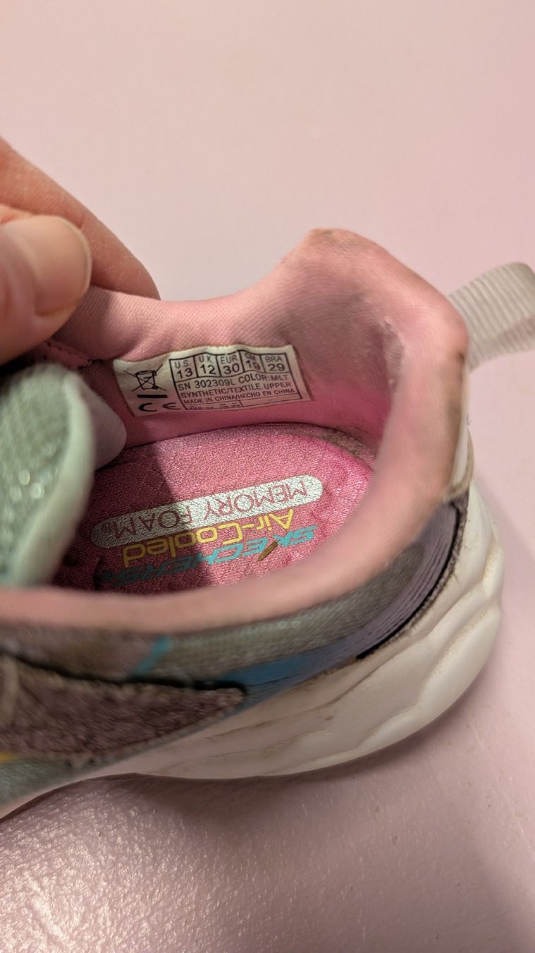 Scarpe per ragazze: sketchers schuhe gr 30 – Usato da Busswil BE venduto da Binchenbeetli 2