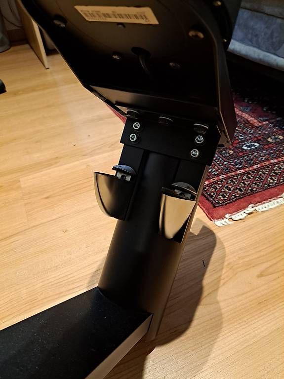 Lampade: Gut erhaltener B & O TV Ständer , umgerüstet auf Panasonic – Usato da Wattwil venduto da Coronet1 1