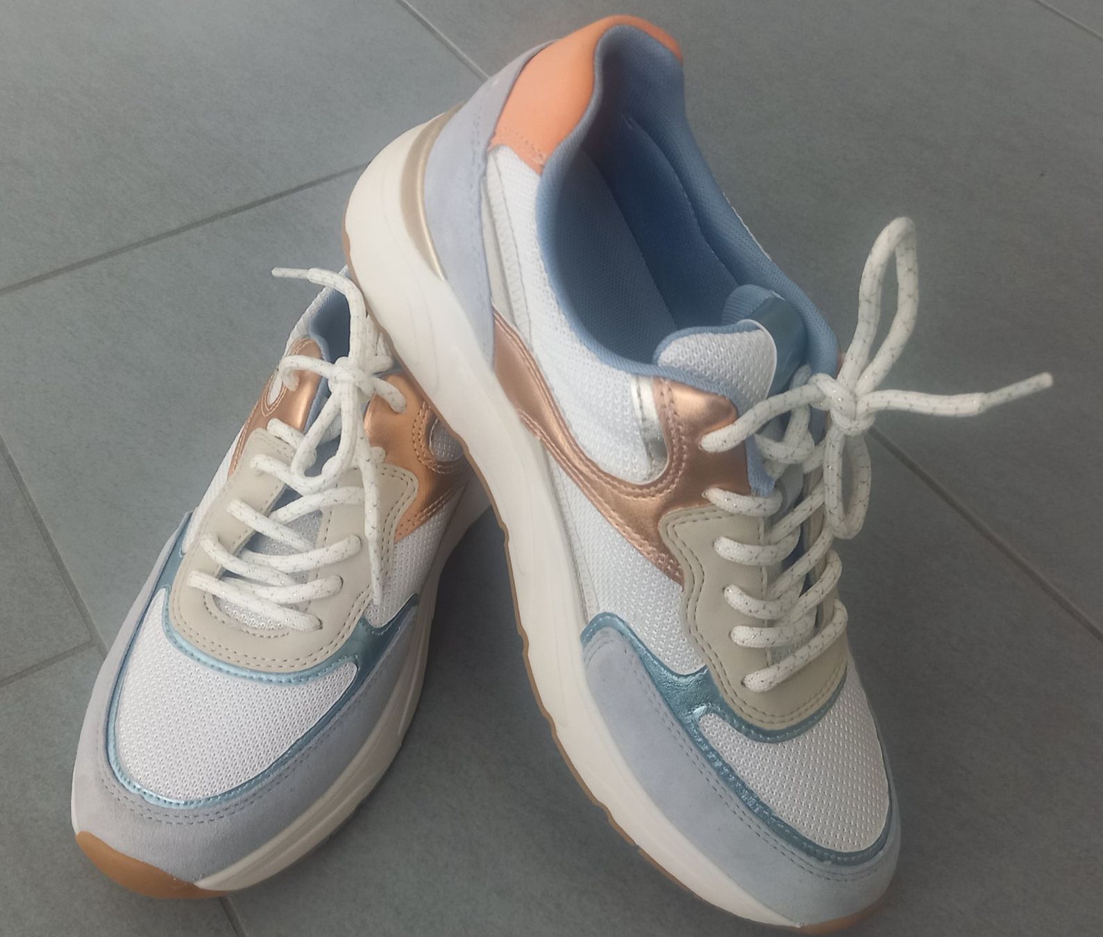 Chaussures femmes: Tamaris Sneaker – Neuf (Voir description) à Sissach par DenJoe