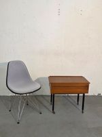 44.) Vitra Plastic Chair / gepolstert