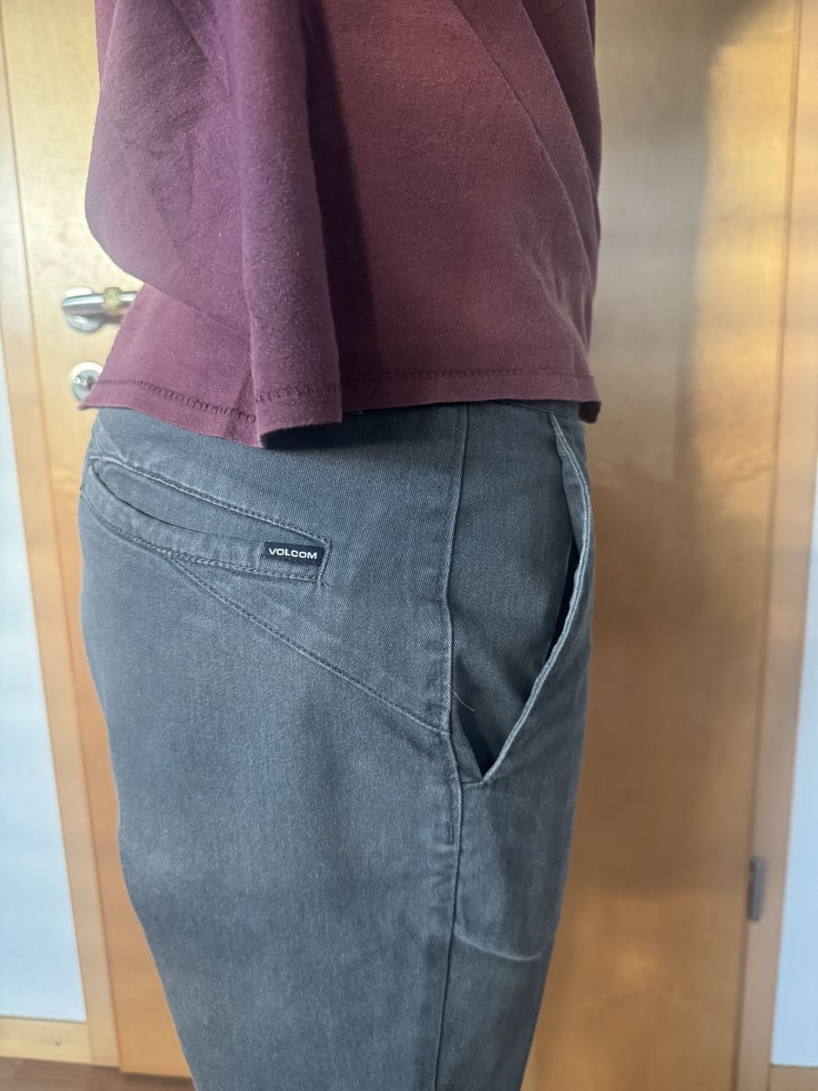 Volcom Pantalons: Volcom Shorts Grösse 33 – D'occasion à Zeglingen par nor_6sjq 5
