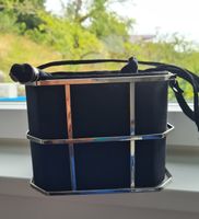 Schicke Metall Handtasche schwarz
