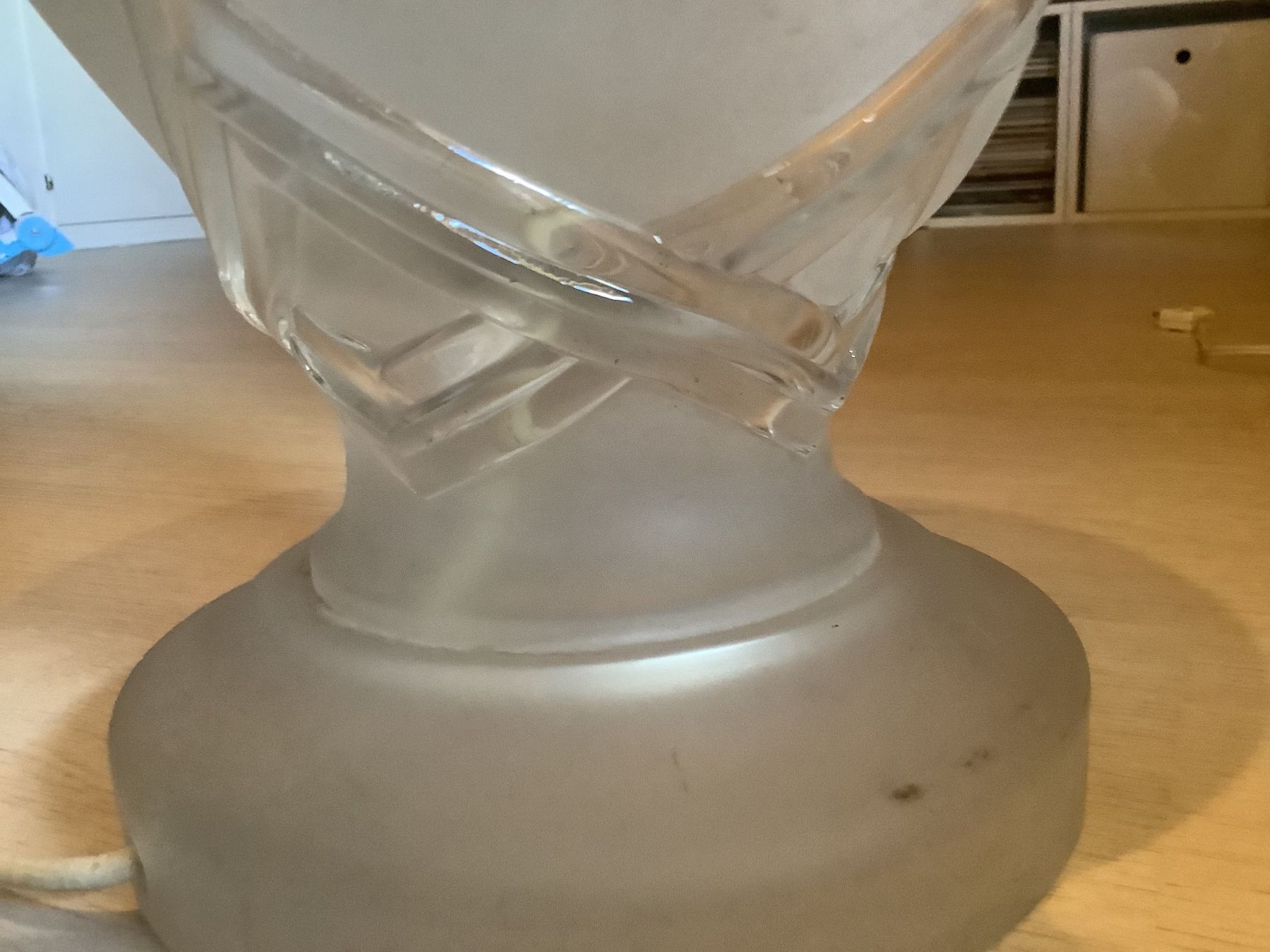 Lampade: Lampe en verre givré – Usato da Epalinges venduto da janvs 2