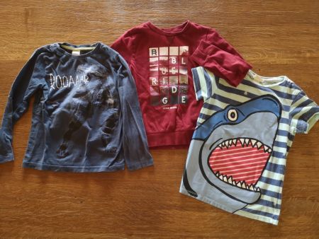 Kleiderpaket T-Shirt Langarmshirts Gr 122/128