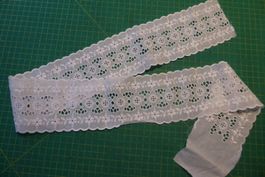 Antike St. Galler Spitzen weiss - 85 cm lang