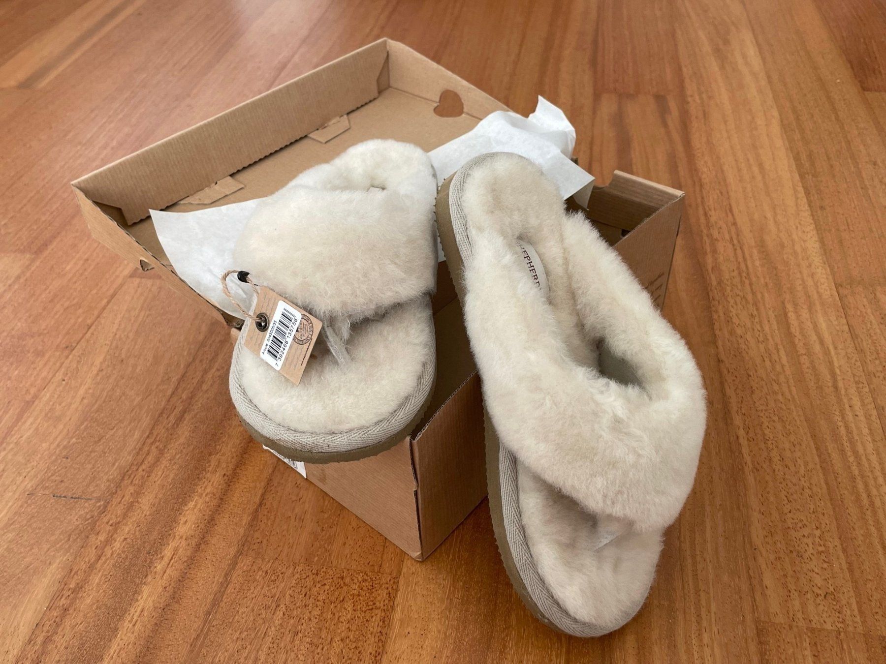 Scarpe per ragazze: Warme Hausschuhe GR 35 – Nuovo e nell'imballaggio originale da Langnau am Albis venduto da Judithsebi 4