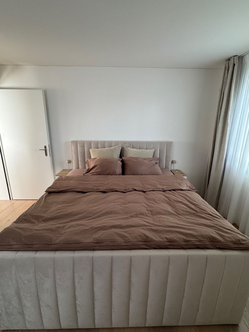 Mömax Letti: Boxspringbett mit Bettkasten – Usato da Zürich venduto da mel_fra