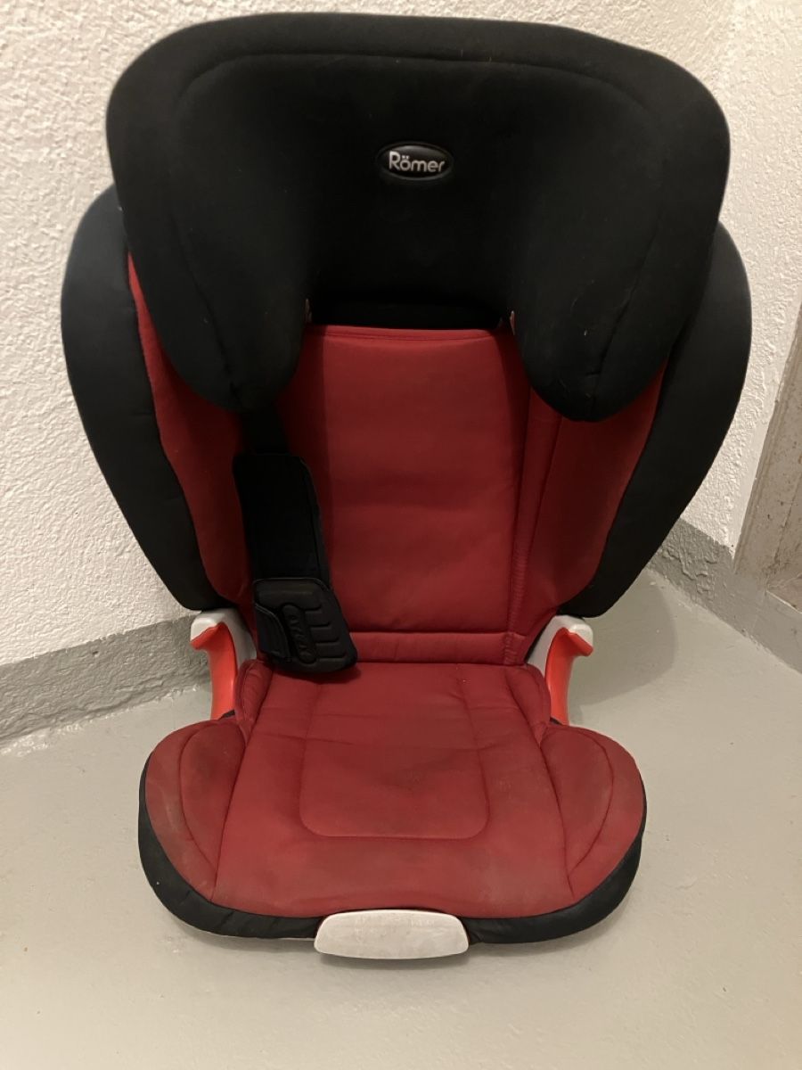 Britax Römer Seggiolini per auto: Römer Kindersitz KID XP, 15-36 kg – Usato da Cham venduto da gwuerz