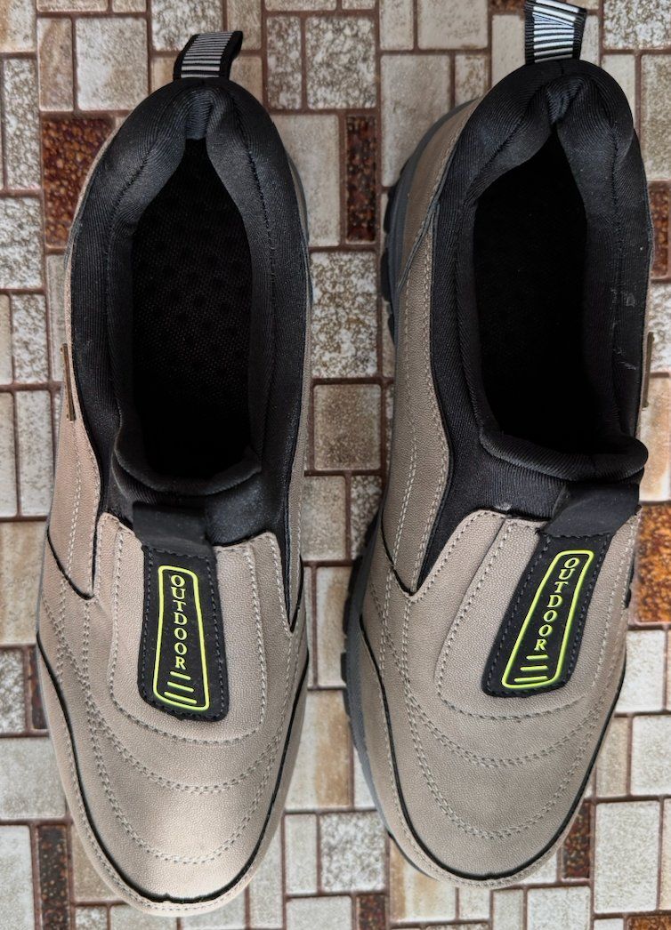 Scarpe da uomo: Indoor Schuhe Nr 42 – Nuovo (secondo la descrizione) da Wisen venduto da Tukta08
