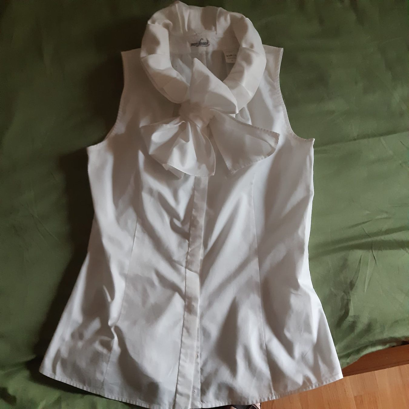 Van Laack Camicette: 1 Bluse der Marke Van Laack Gr. 34 – Usato da Luzern venduto da Sontru
