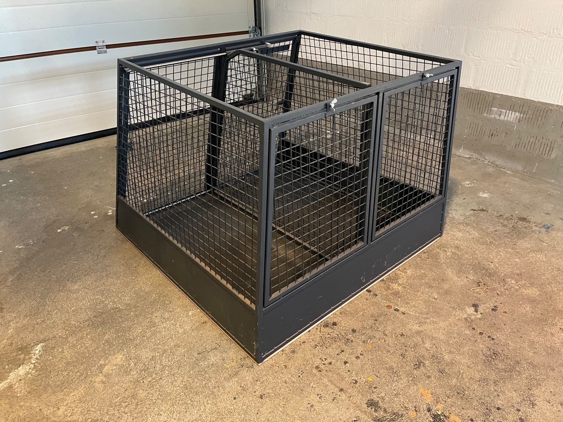 Gabbie, trasporto & Sicurezza: Stabile Hundeboxe – Usato da Innerberg venduto da Stuermw 2