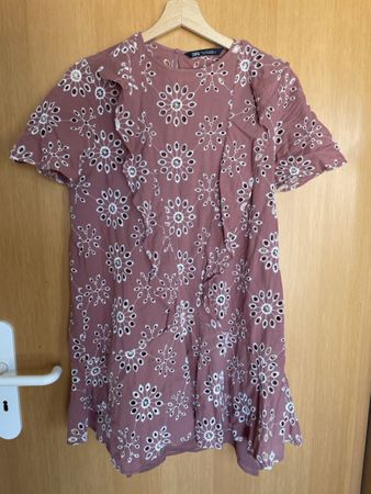 Zara Kleid, Grösse M, Sommerkleid mit Stickerei, Top!