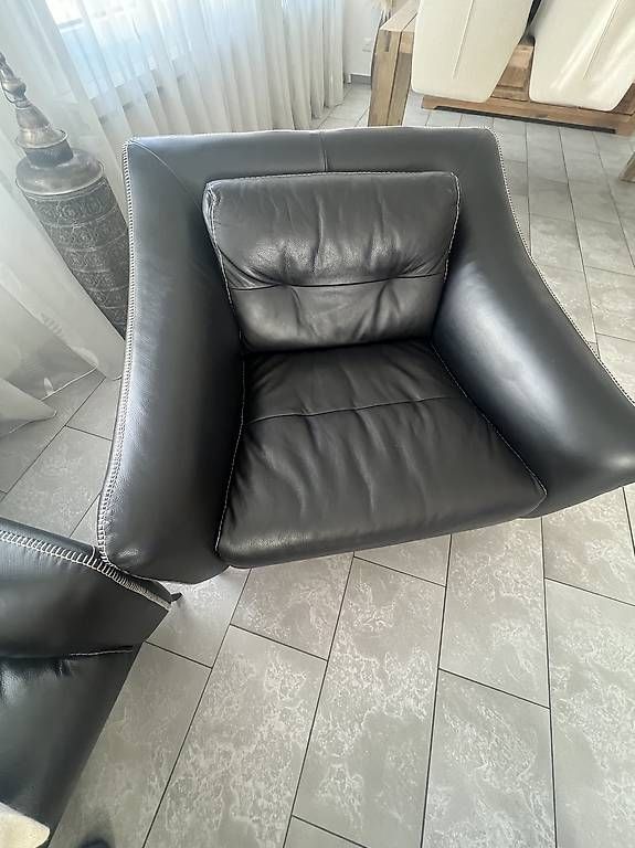 Divani: Sofa aus Echtleder schwarz – Usato da villmergen venduto da Giulau 2