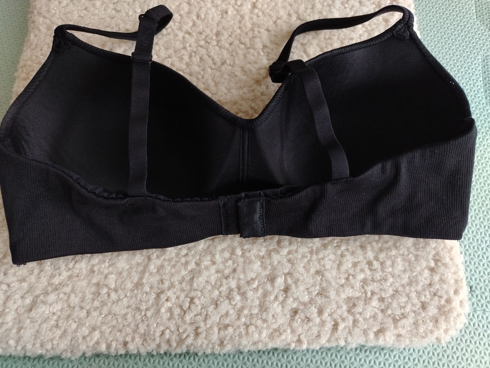 H&M Altra biancheria intima: Neuwertiger BH Bügellos – Nuovo (secondo la descrizione) da Schönenbuch venduto da sop_n7zd 1