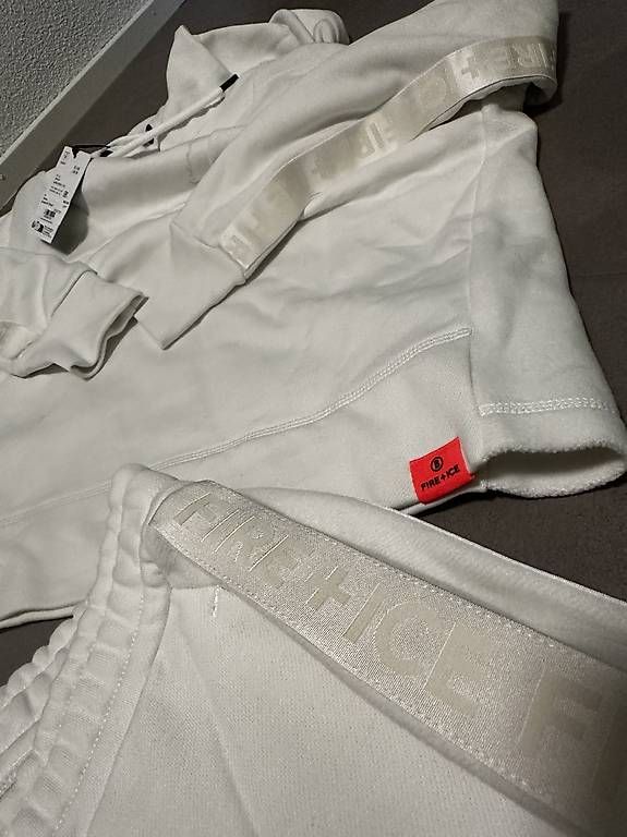 Pantaloni: Fire & Ice Jogger Neu – Usato da Seedorf UR venduto da Lia_mia 1