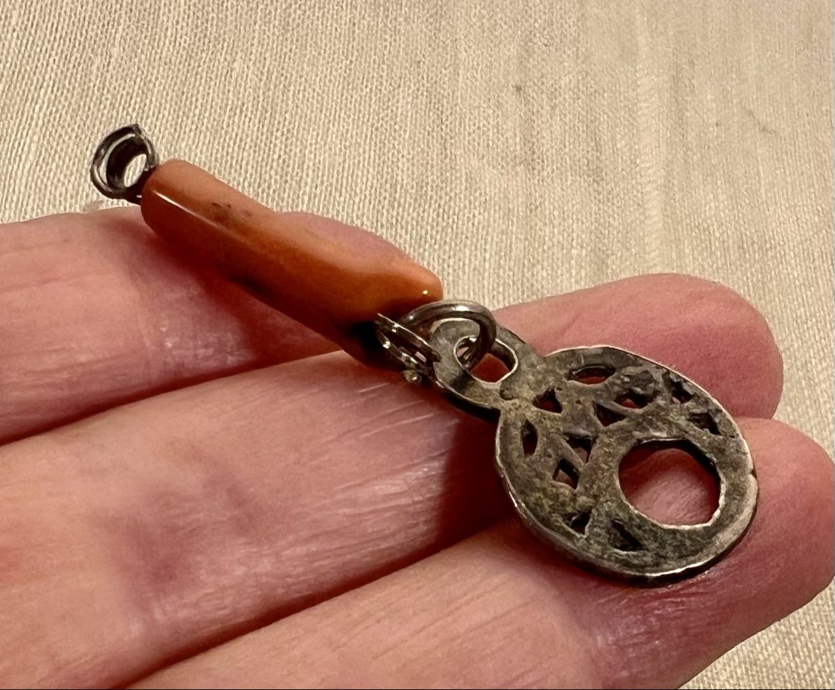 Ciondoli: Pendentif Authentique Berbère Corail Rouge Argent Ciselé – Usato da Genève venduto da ChineuseReveuse 5